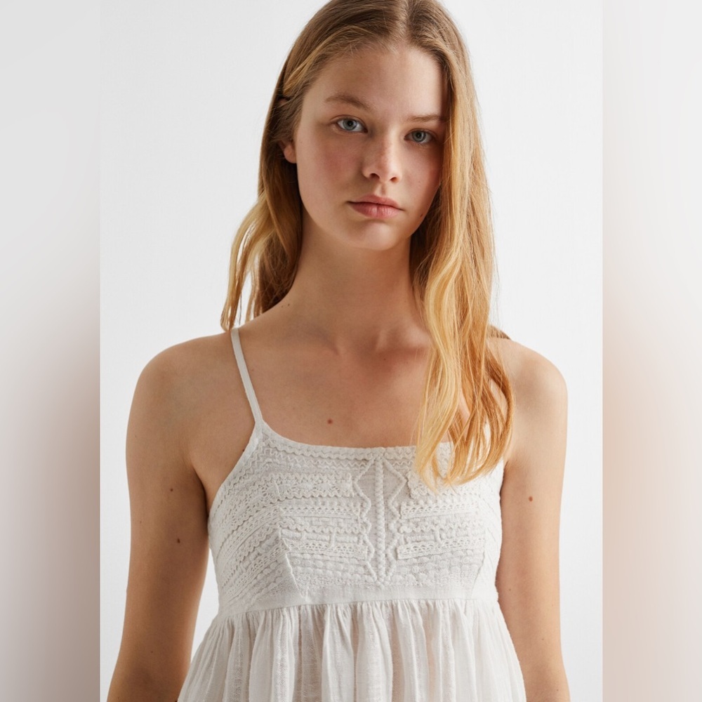 (T6) MANGO TOP DECORATIVE EMBROIDERY, 100% cotton chiffon fabric, size XS